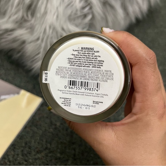 WHITE BARN Cinnamon Spiced Vanilla Scented Candle Cute Home Decor Accessory 8 oz - Picture 9 of 13